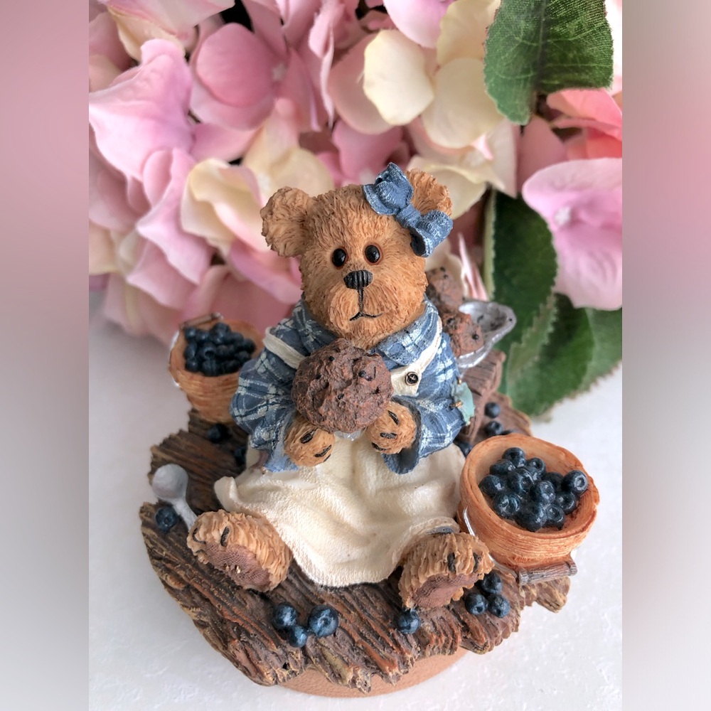 Boyds/Yankee Candle “Muffin B. Bluebeary” The Boysenbeary Patch - Picture 1 of 9